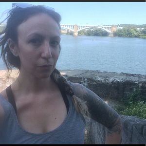 Meet your Posher, Hollie